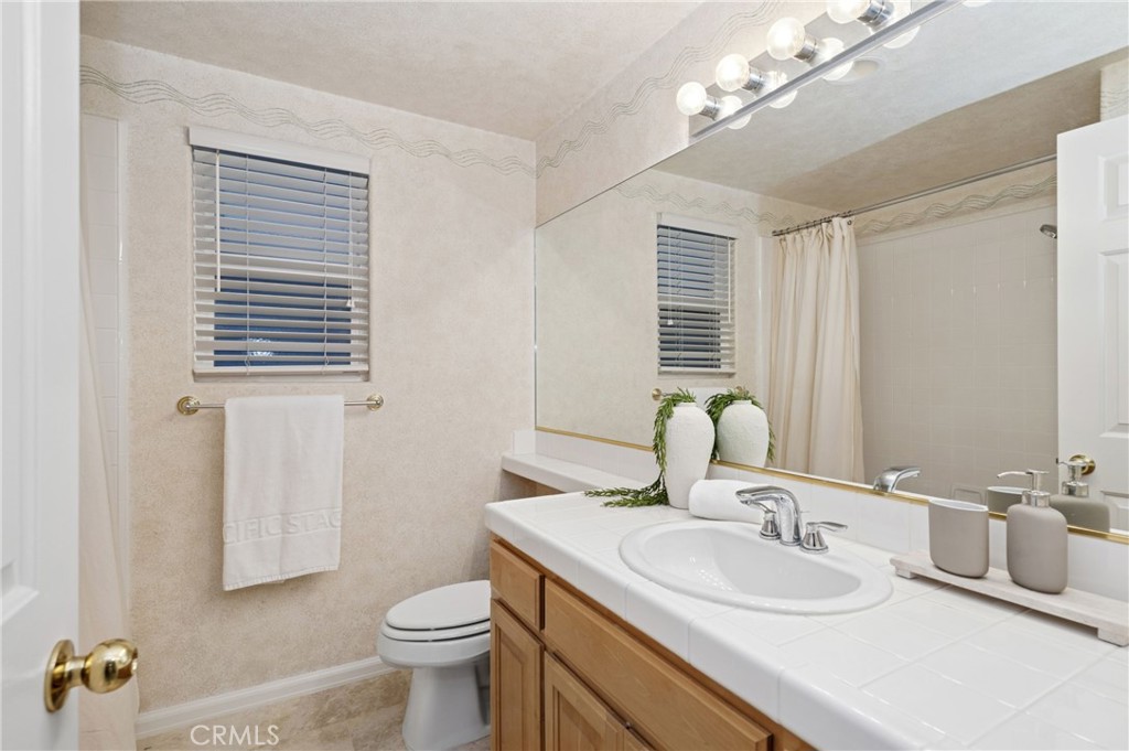 Corona del Mar North of PCH (CNHW) - Residential