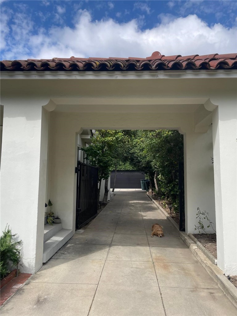 1195 N Chester Avenue