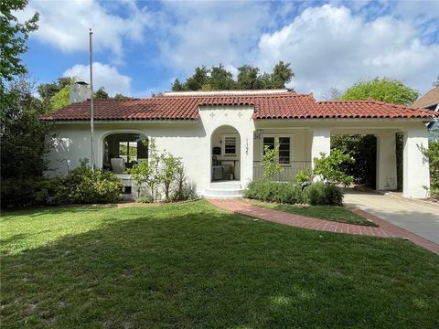 Photo of 1195 N Chester Avenue, Pasadena, CA 91104 (MLS # WS26064921)