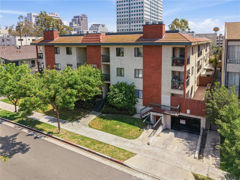 Photo of 330 Burchett Street St #206, Glendale, CA 91203 (MLS # SR26102164)