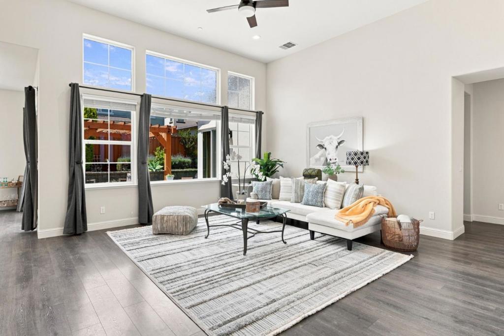 3033 Andesite Drive