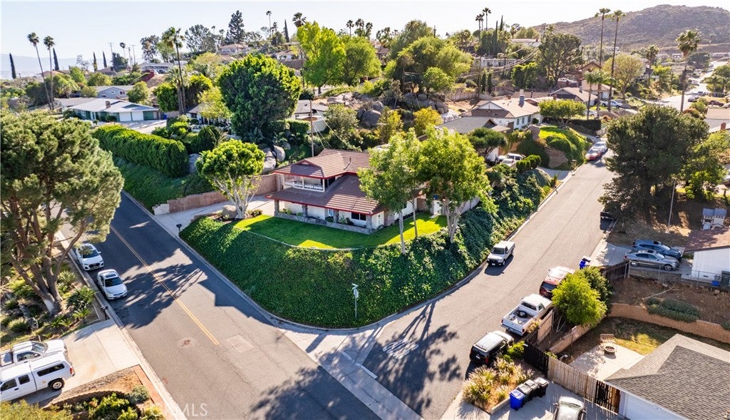 5425 Golden West