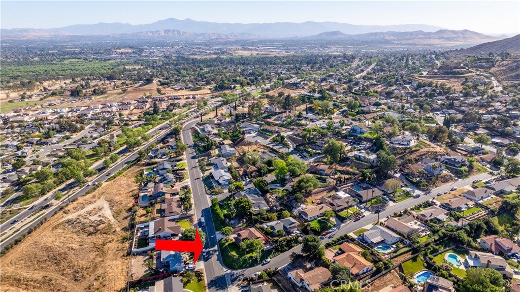 5425 Golden West