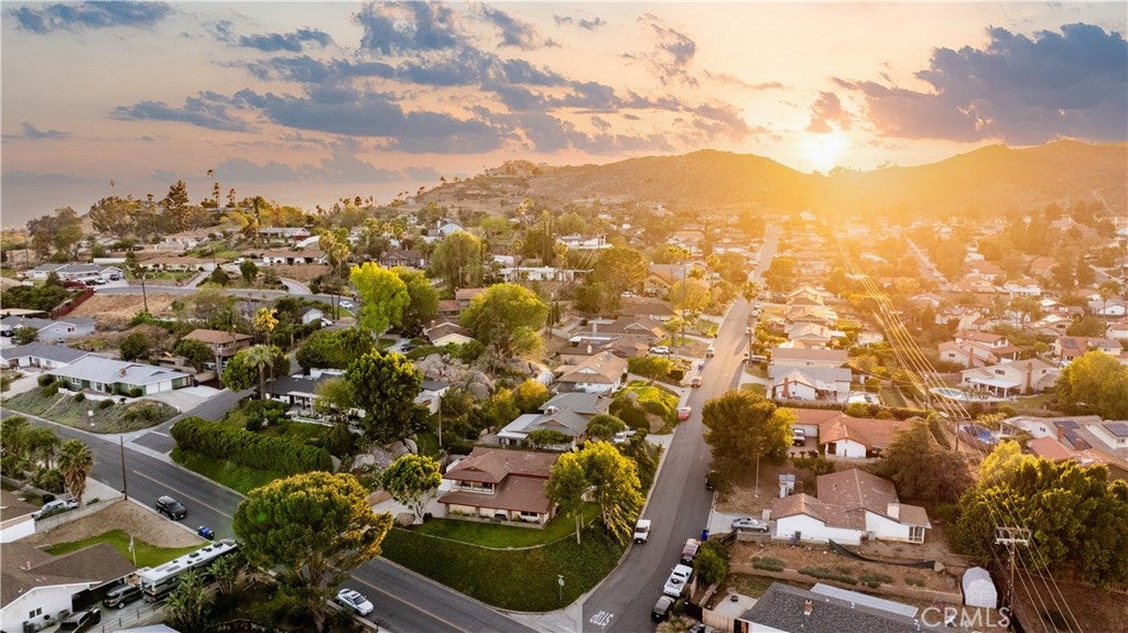 5425 Golden West