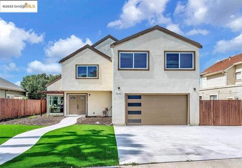 Photo of 1642 Dune Point Ct, Discovery Bay, CA 94505 (MLS # 41117756)