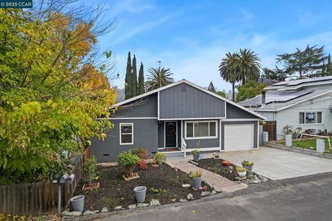 Photo of 31 Adelaide Dr Dr, Martinez, CA 94553 (MLS # 41117758)