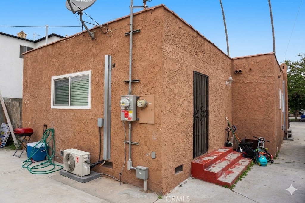 514 W 105th