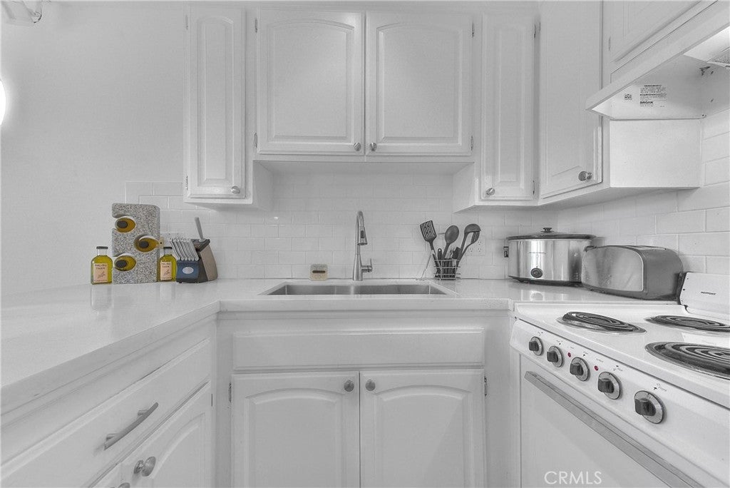 200 McNeil Lane 211, Newport Beach CA 92663 - Photo 13