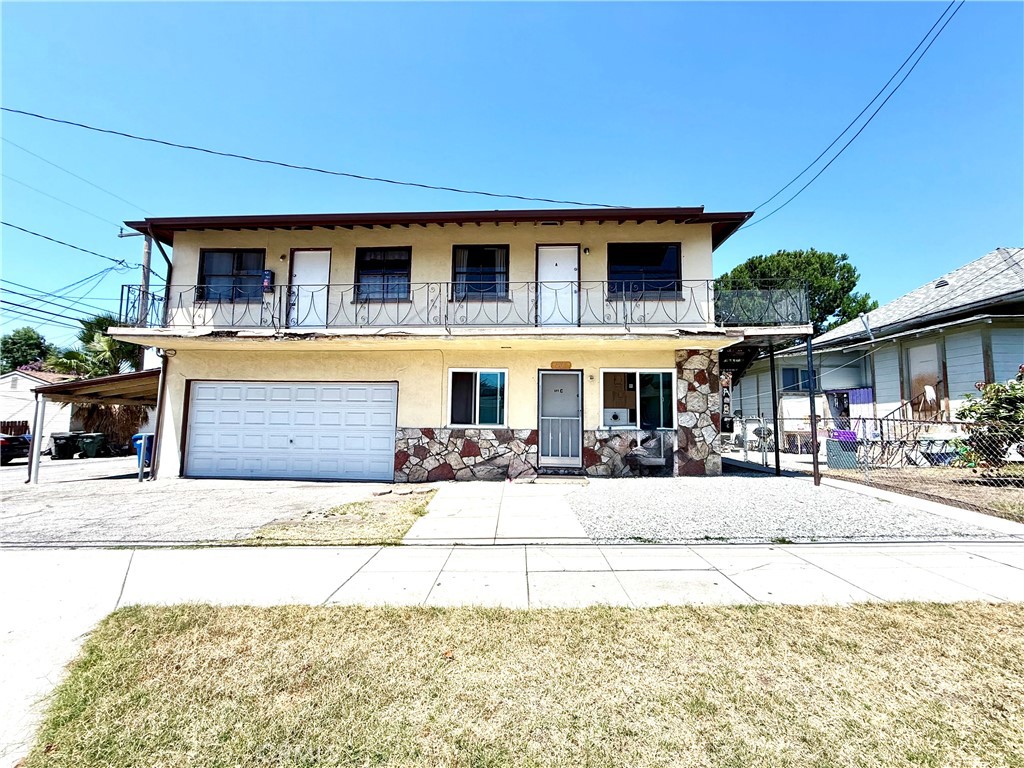 We welcome you to see our cozy 1 bedroom, 1 bath home in the city of Monrovia! The home features hardwood flooring and tile flooring, fresh paint throughout the unit, new stove, and new light fixtures. Home is minutes away from Foothill Blvd and Myrtle Avenue and conveniently close to grocery stores (such as Vons, Trader Joes, and ALDI), restaurants (such as Peach Café, Ramen Naruto, and La Adelita Mexican Restaurant), coffee shops (such as Bottega at Bella Sera and Café Mundial), recreational parks, banks, USPS, and Downtown Myrtle. Owner pays for water, trash, and 1 reserved parking space is included. All adults must have a FICO score of 700+. Employment will be verified.