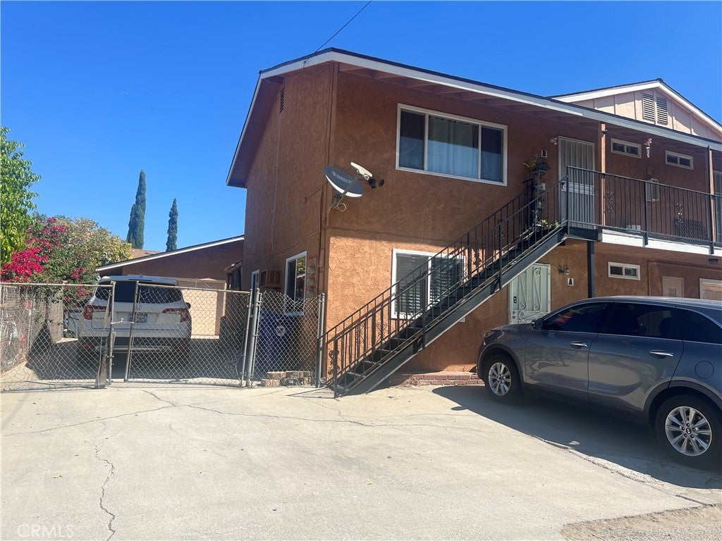 1569 W Ramona