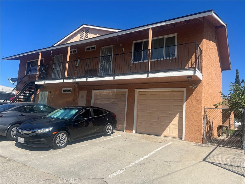 1569 W Ramona