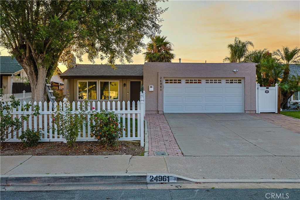 Perfect mix of excellence: 24961 Express dr., Laguna Hills is a single level, on a cul de sac, with large lot, assigned to highly rated public schools. Featuring low tax, no Mello Roos, no HOA, and not in a severe fire zone:
Conveniently located near the freeway for fast access, yet quiet.
Large lot allows room to expand via an ADU or Jr. ADU in the front and side yards; or simply use the existing treehouse in the front yard as your flex space!
This home features expansive exterior use both in the backyard as well as the fenced in front yard perfect for entertaining or expanding. It’s absolute perfection in OC.
