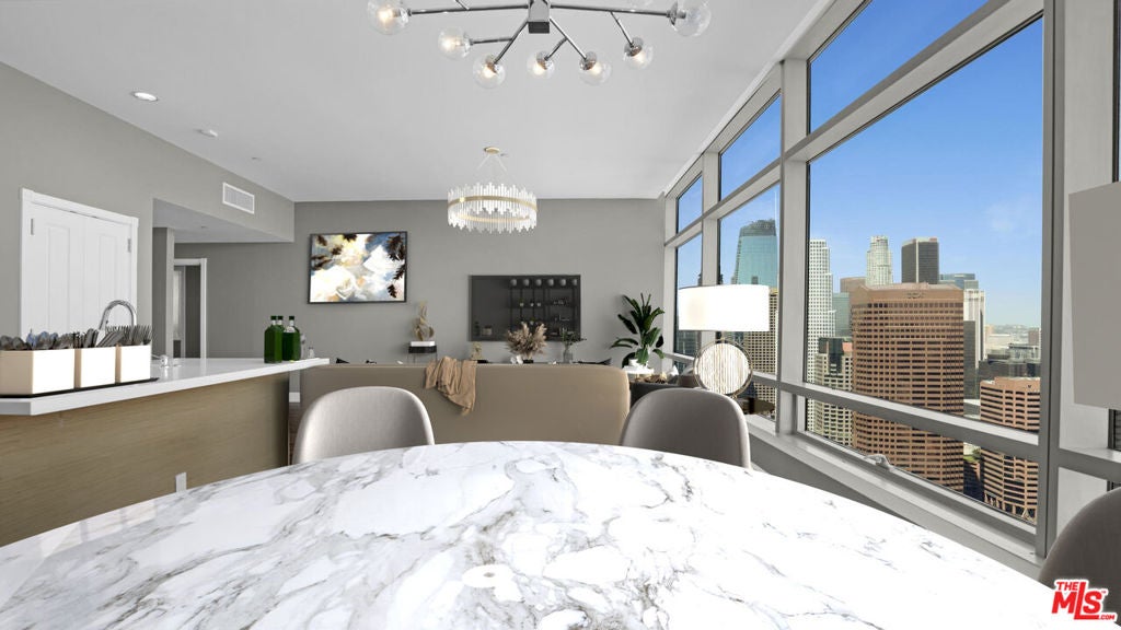 900 W Olympic Boulevard 39C