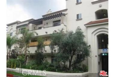 CHARMING UPDATED UNIVERSAL CITY WARM AND INVITING UNITS IN VERY CONVENIENT AREA BETWEEN STUDIO CITY AND TOLUCA LAKE WELL MAINTAINED UNITS .SOME UNITS WITH CERAMIC TILE FLOORS IN KIT AND BATHS. HARDWOOD FLOORS. EASY RENTAL .CAN SHOW ALL AVAILABLE UNITS.