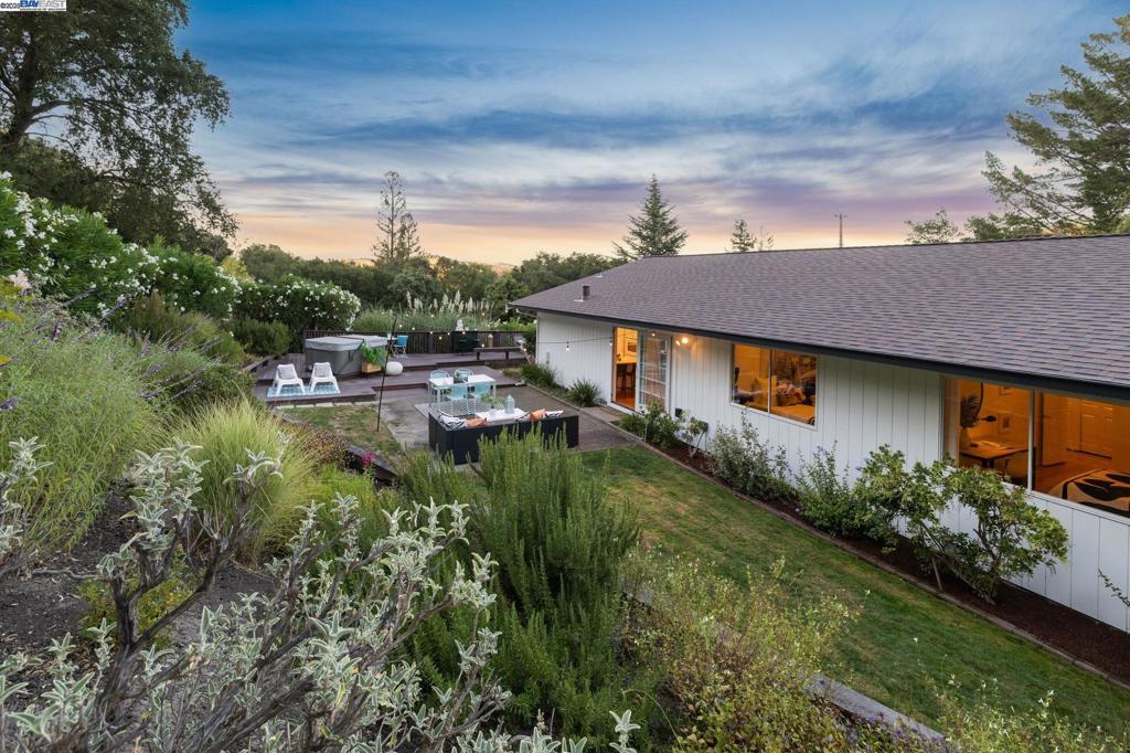 BURTON VALLEY - Residential