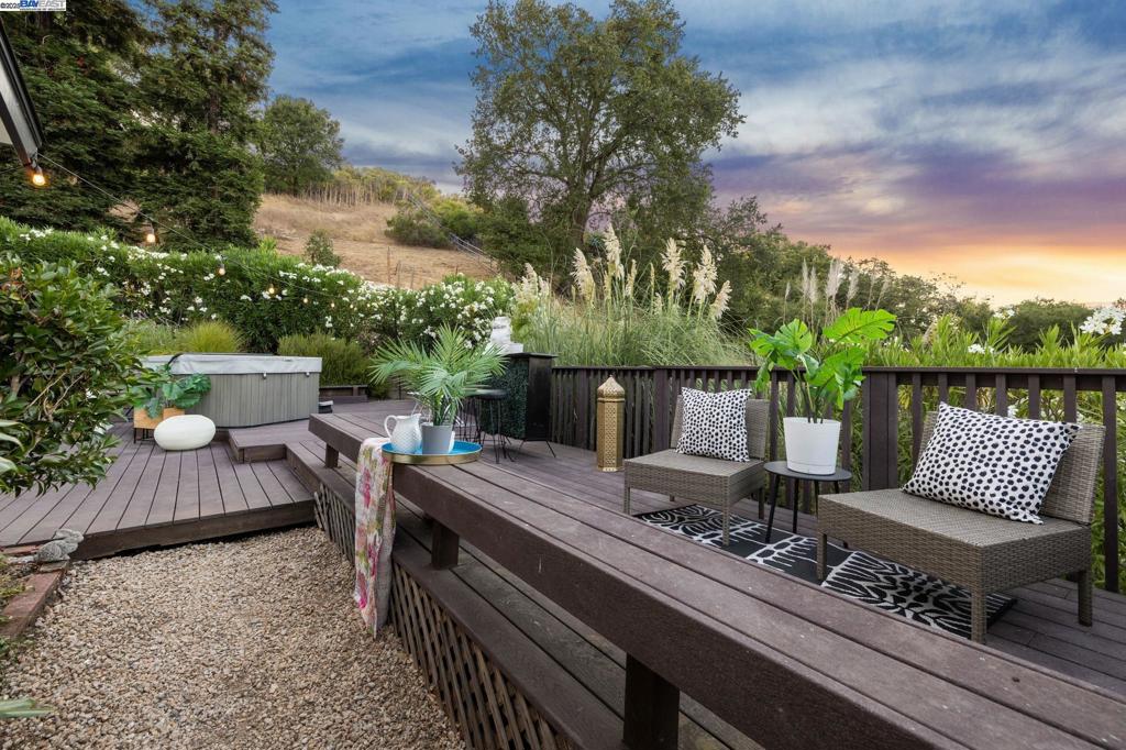 BURTON VALLEY - Residential