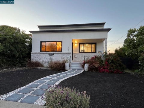 Photo of 620 Kentucky St St, Vallejo, CA 94590 (MLS # 41149378)
