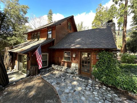 Photo of 9120 Torrey Pines Rd, Forest Falls, CA 92339 (MLS # IG26067159)