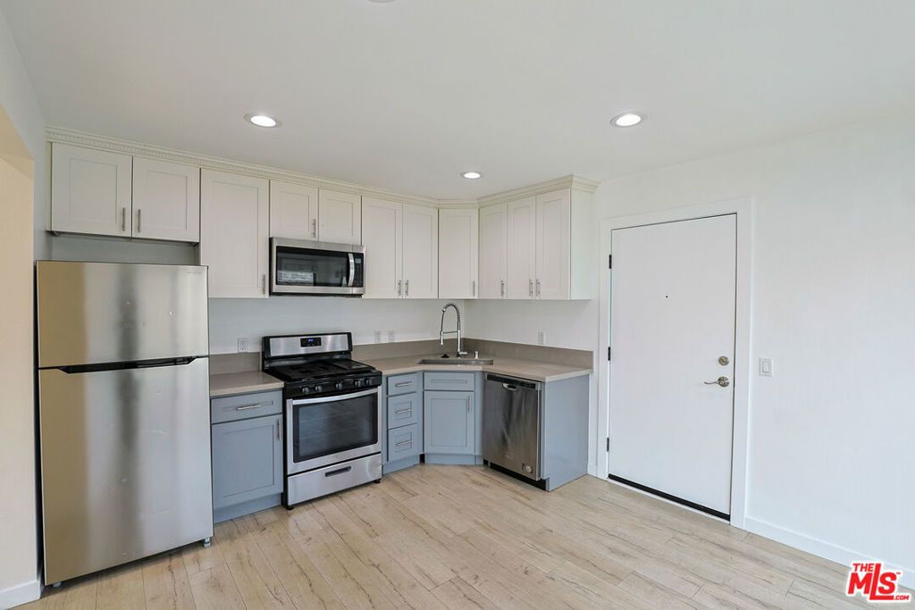 Photo of 1277 W 23rd Street #3, Los Angeles, CA 90007 (MLS # 25609305)