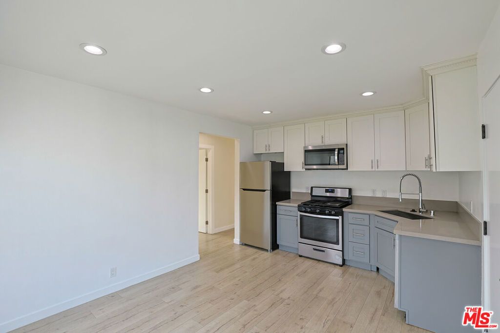 Photo of 1277 W 23rd Street #3, Los Angeles, CA 90007 (MLS # 25609305)