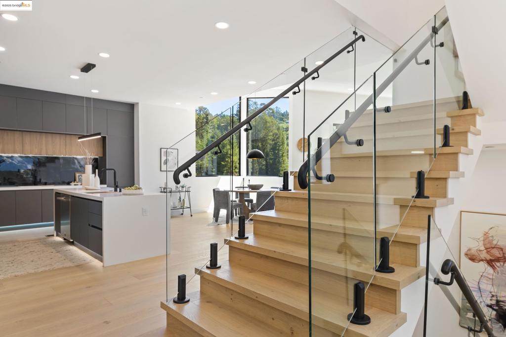 MONTCLAIR - Residential