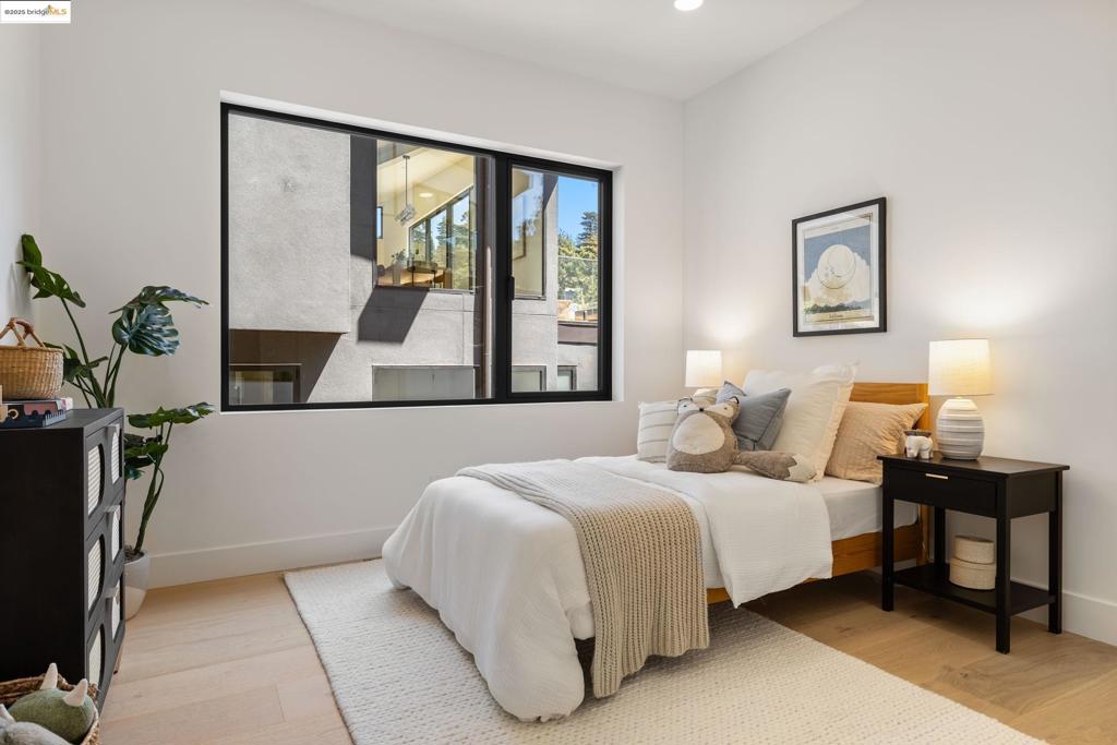MONTCLAIR - Residential