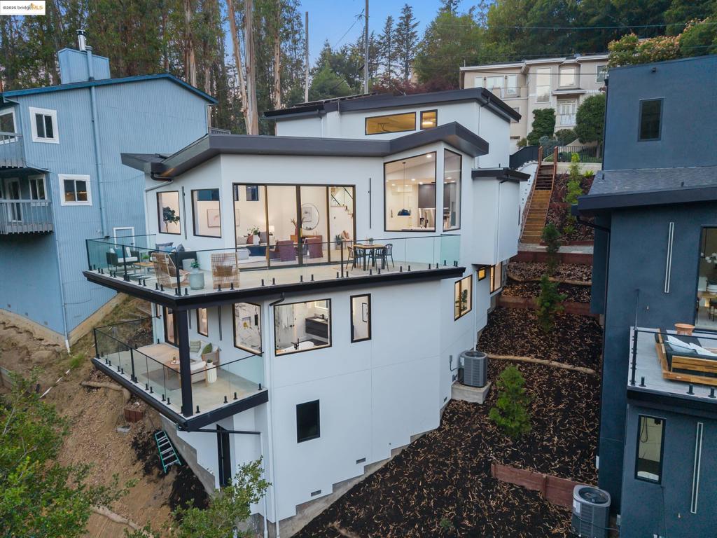MONTCLAIR - Residential