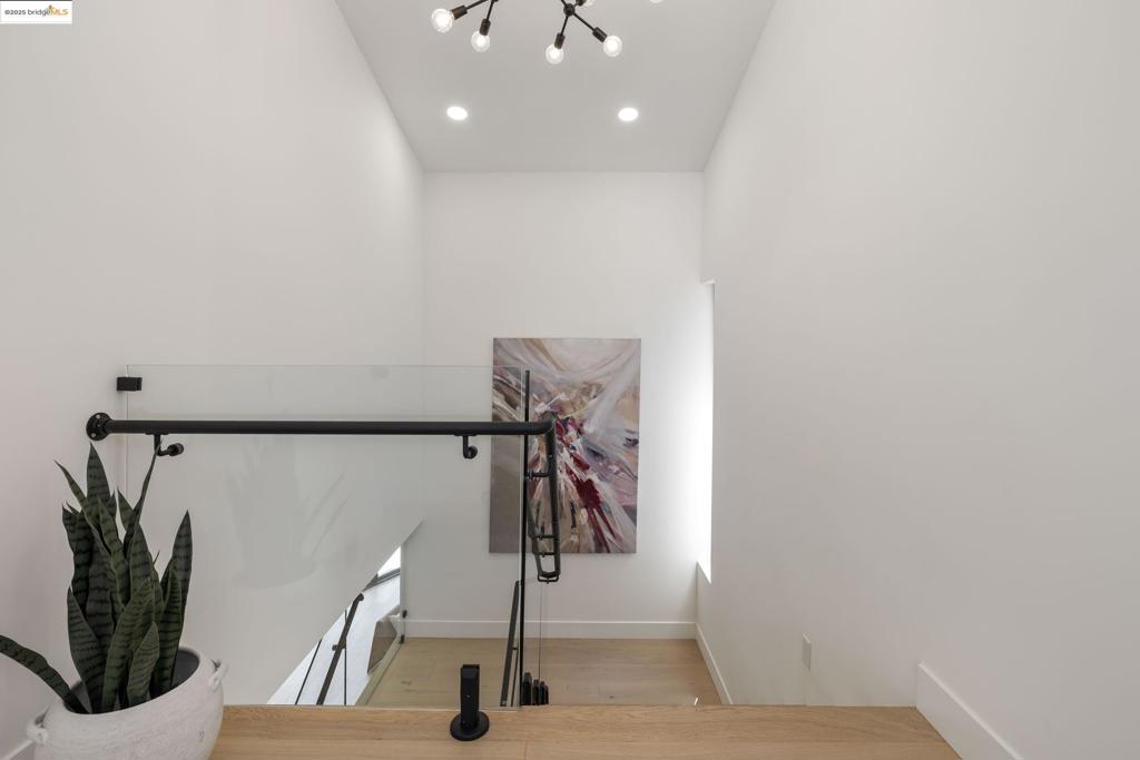 MONTCLAIR - Residential
