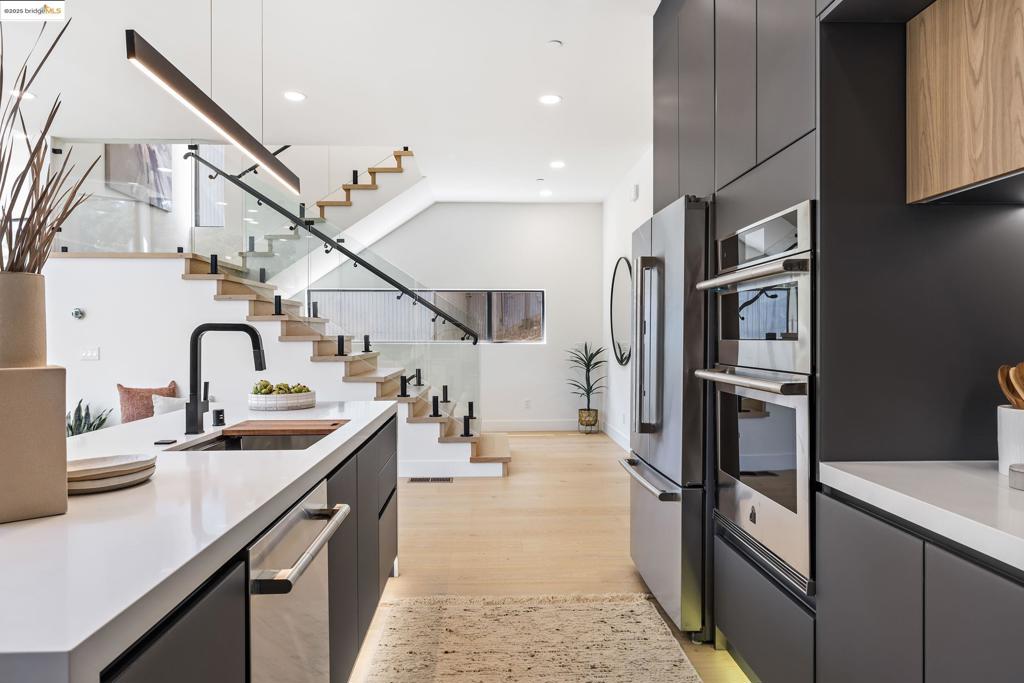 MONTCLAIR - Residential
