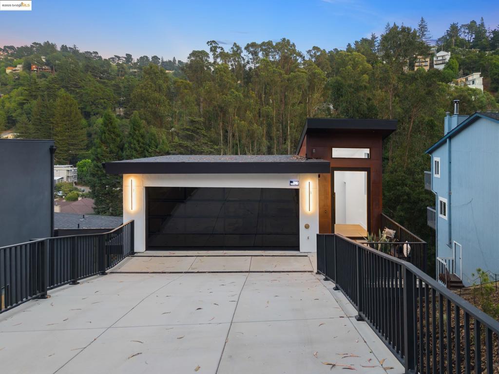 MONTCLAIR - Residential