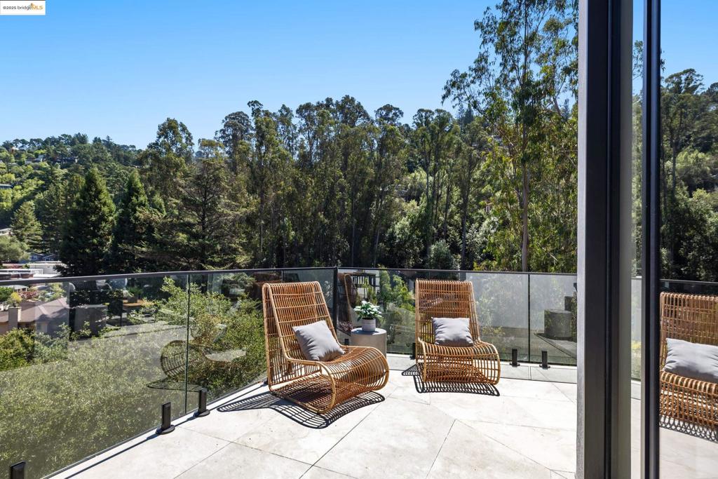MONTCLAIR - Residential