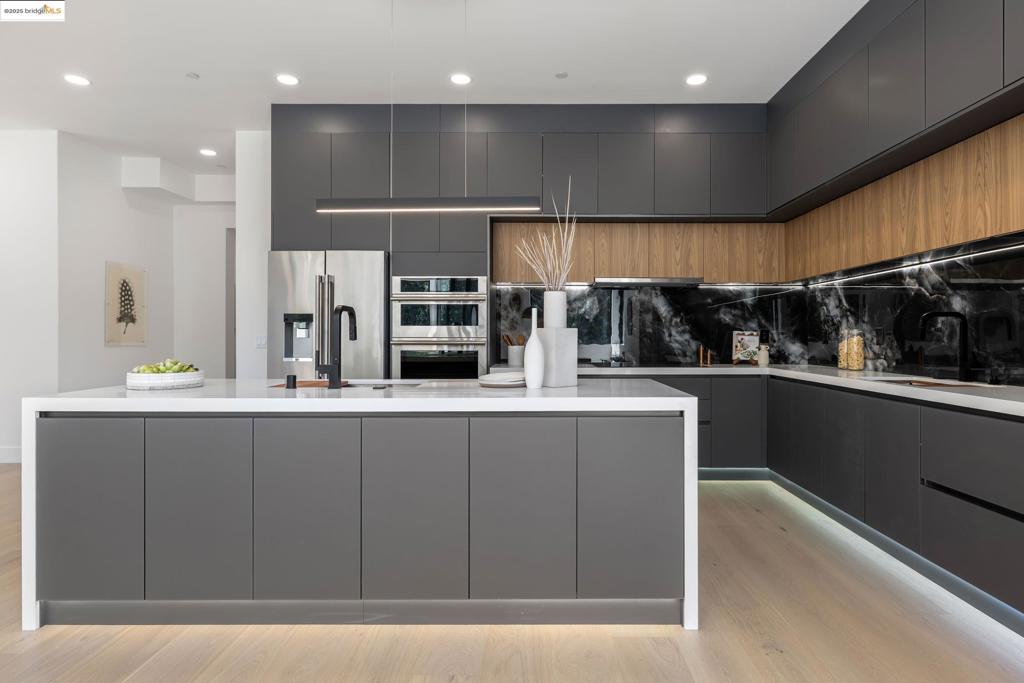 MONTCLAIR - Residential
