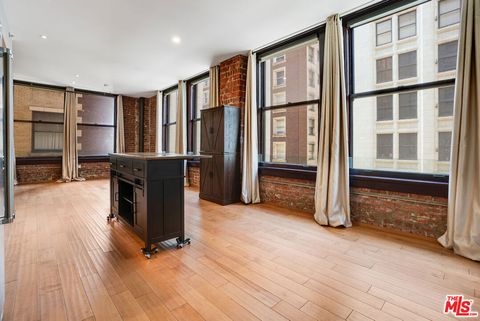 Photo of 460 S Spring Street #512, Los Angeles, CA 90013 (MLS # 26664615)