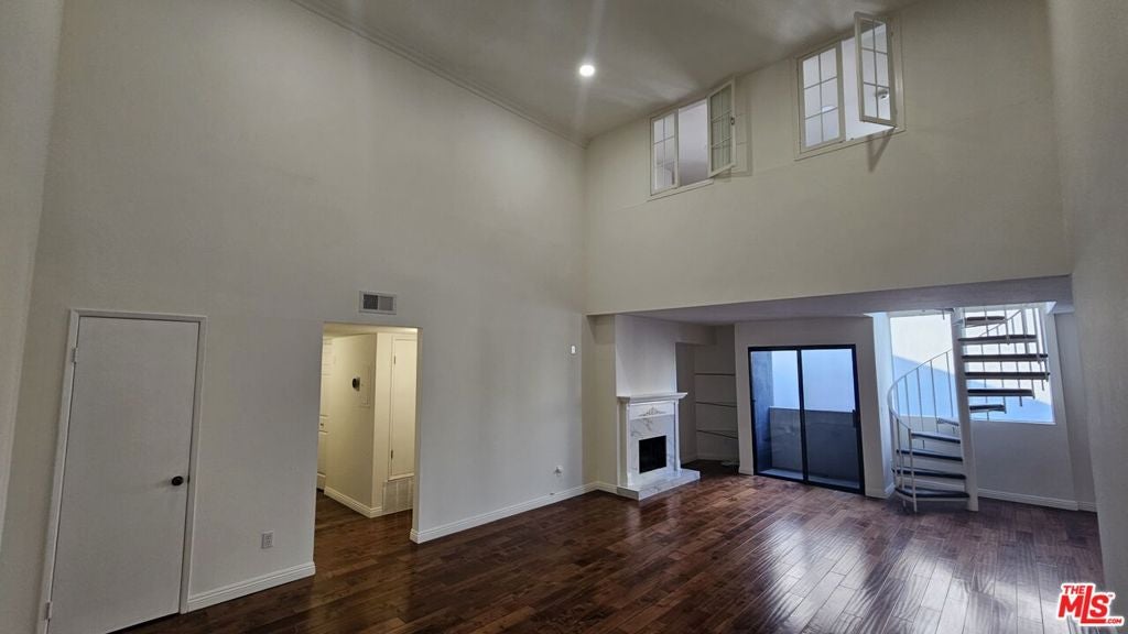 1940 N Highland Avenue 59