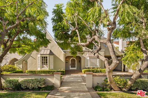 Photo of 215 S Mccarty Drive, Beverly Hills, CA 90212 (MLS # 26666289)