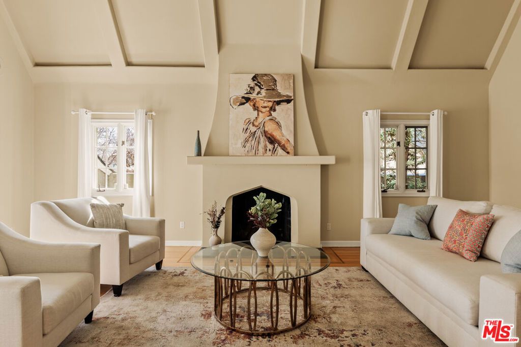 Photo of 215 S Mccarty Drive, Beverly Hills, CA 90212 (MLS # 26666289)