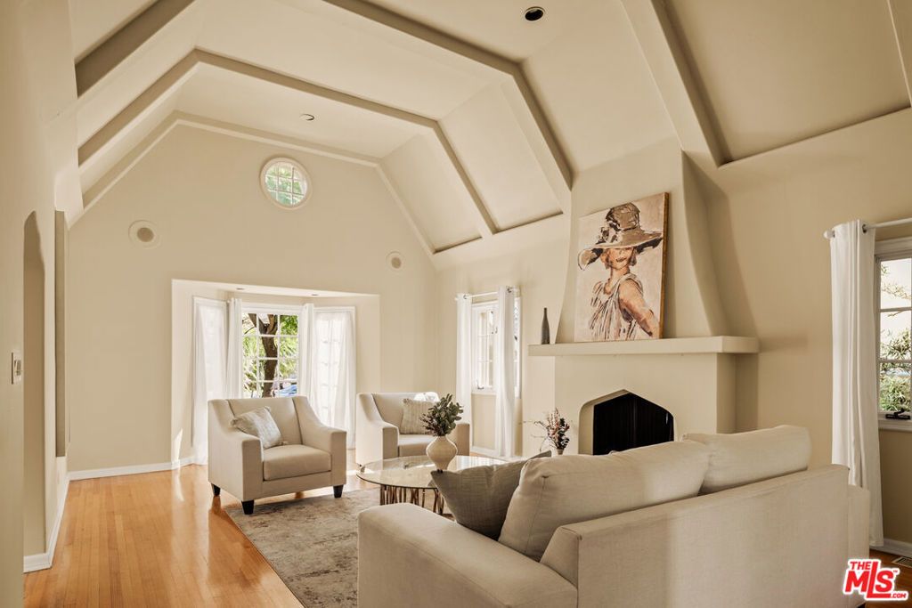 Photo of 215 S Mccarty Drive, Beverly Hills, CA 90212 (MLS # 26666289)