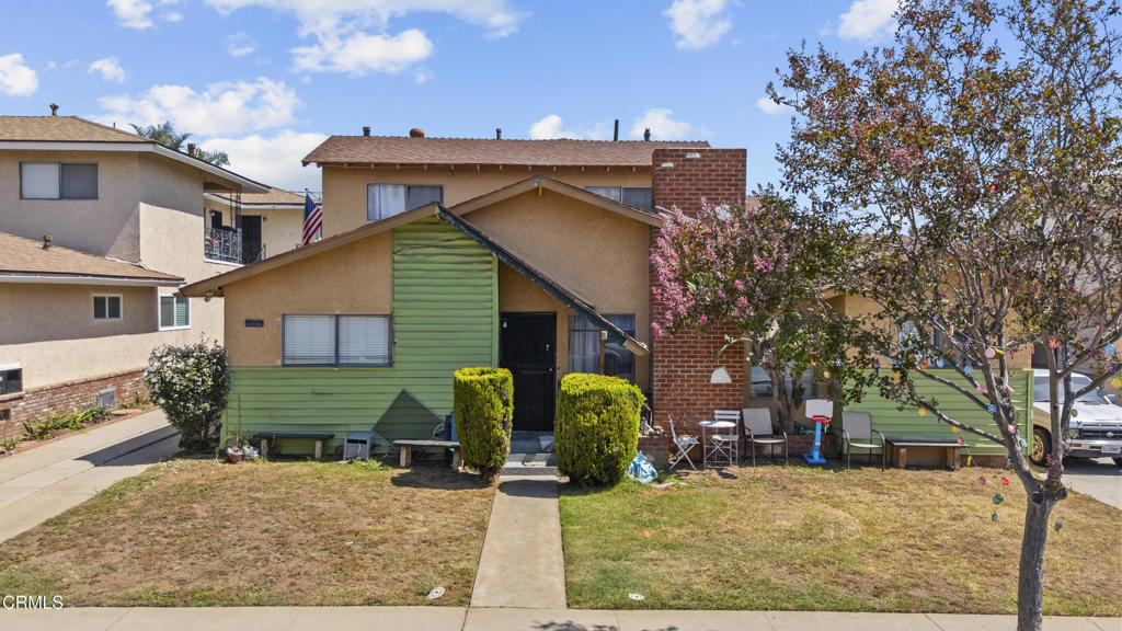 2120 W Victoria Avenue