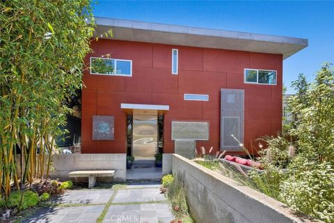 Photo of 604 33rd Street, Manhattan Beach, CA 90266 (MLS # SB26025027)