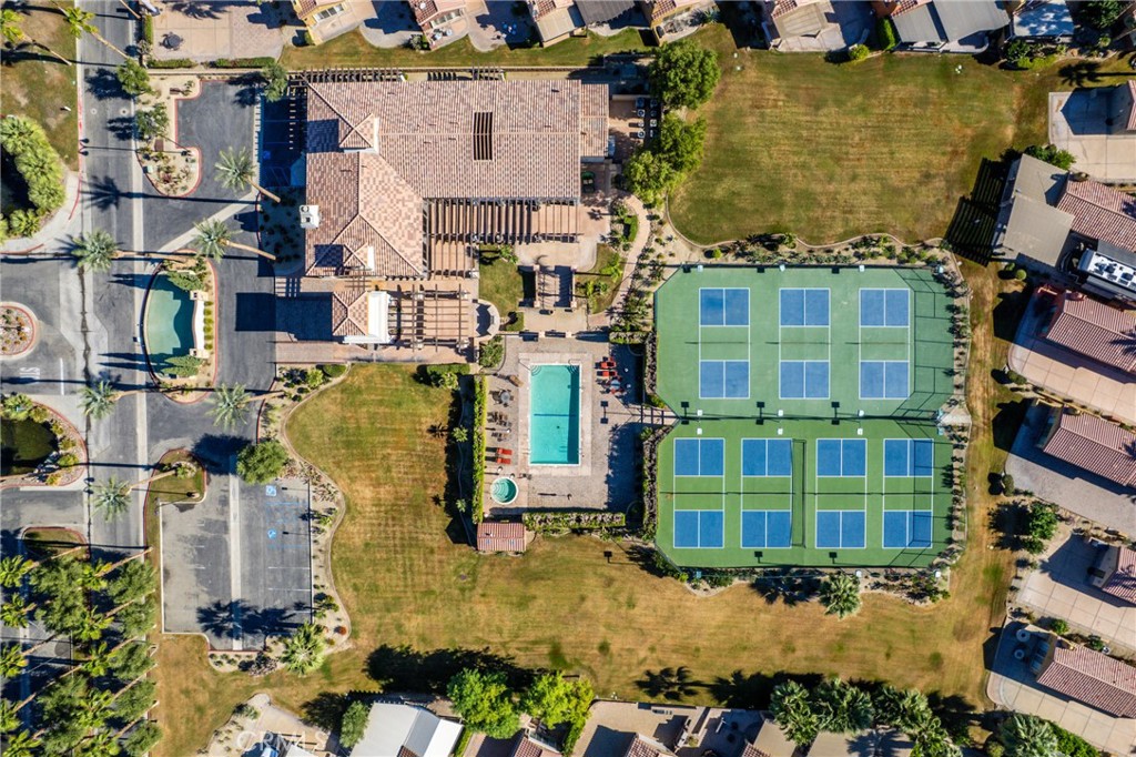 Vineyards Mtr Coach - Residential