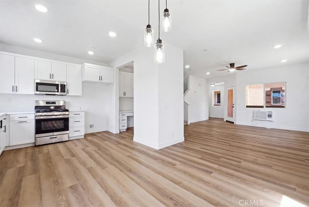 521 N Lark Ellen B