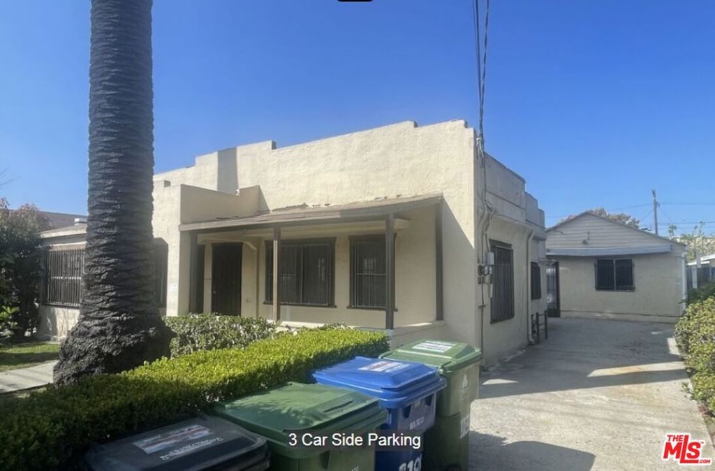 Photo of 1185 N Normandie Avenue, Los Angeles, CA 90029 (MLS # 26665999)