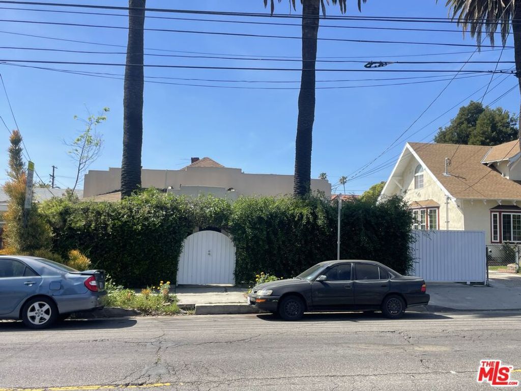 Photo of 1185 N Normandie Avenue, Los Angeles, CA 90029 (MLS # 26665999)