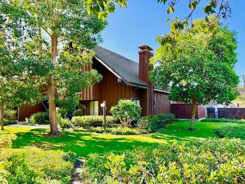 Photo of 2058 Mount Shasta, San Pedro, CA 90732 (MLS # SB25277685)