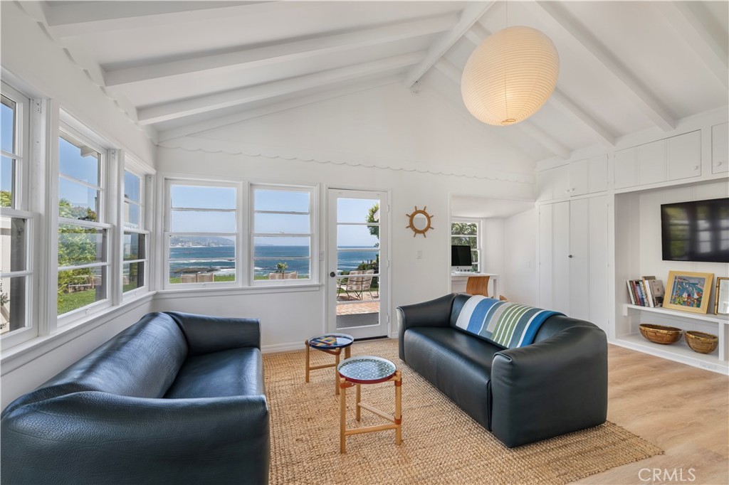 1041 Marine Drive