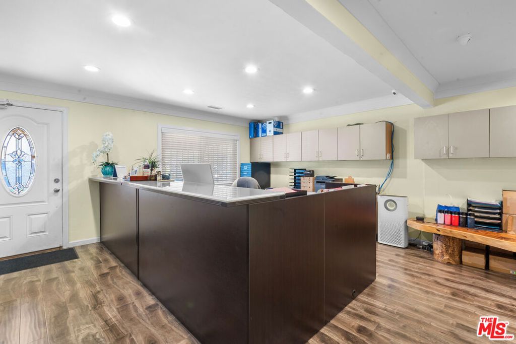 Photo of 1611 6th Avenue, Los Angeles, CA 90019 (MLS # 26668529)