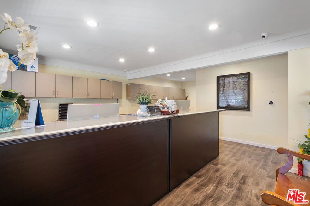 Photo of 1611 6th Avenue, Los Angeles, CA 90019 (MLS # 26668529)