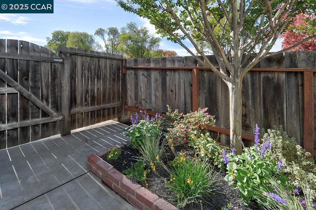 PARK PLAZA - Residential