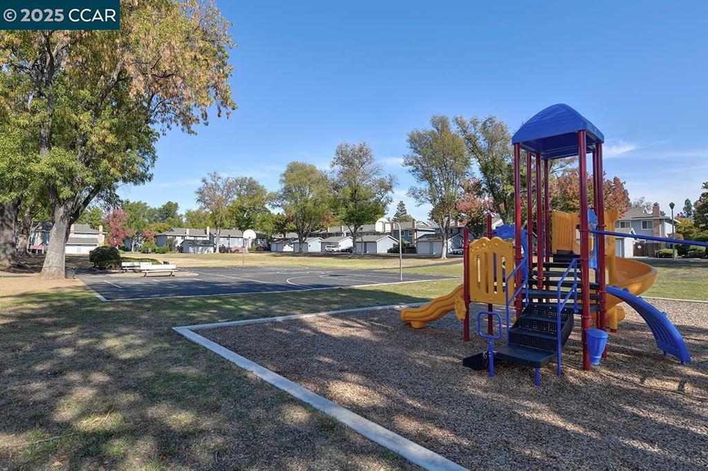 PARK PLAZA - Residential