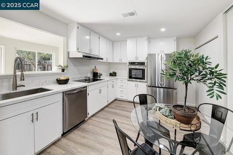 Photo of 4944 Boxer Blvd Blvd, Concord, CA 94521 (MLS # 41116504)